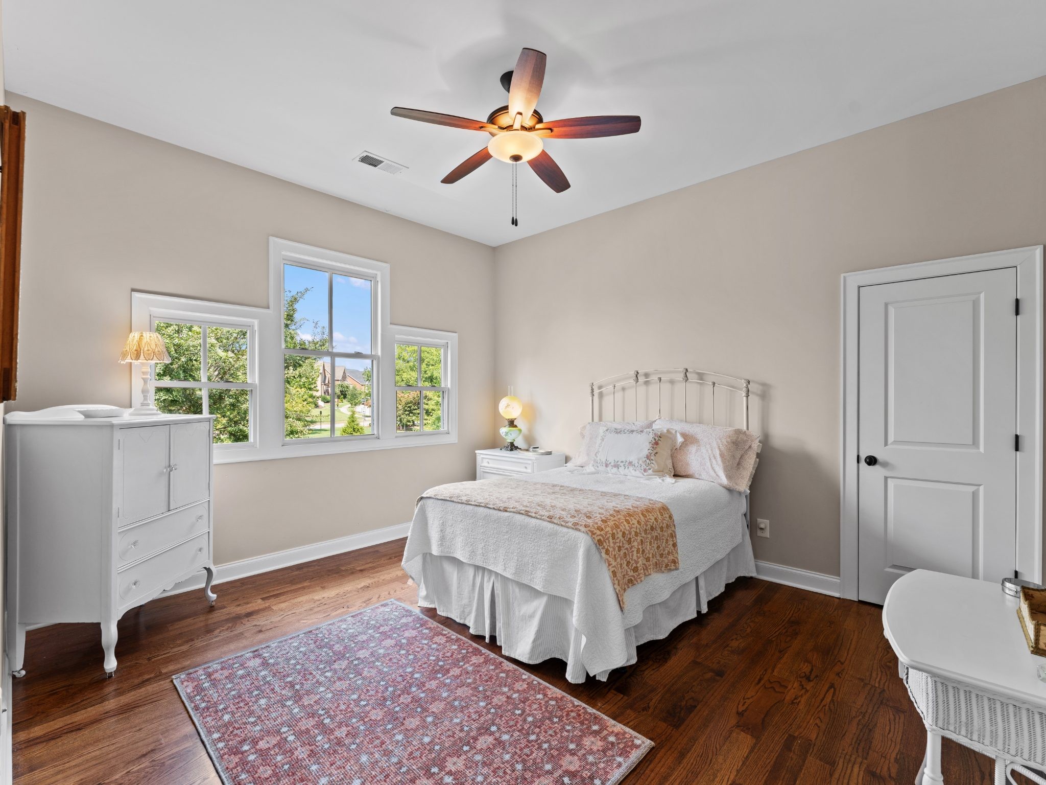 3404 Colebrook Dr