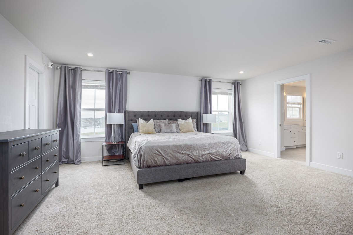 807 Raintree Dr