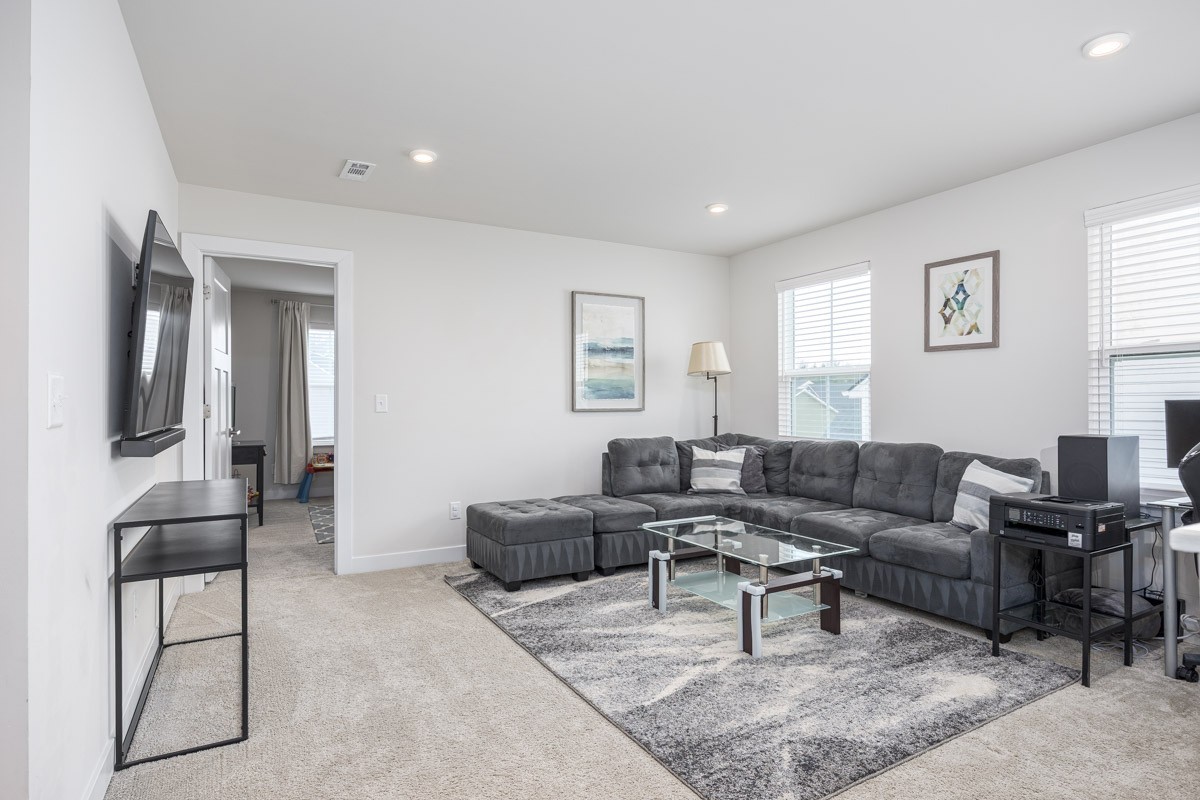 807 Raintree Dr