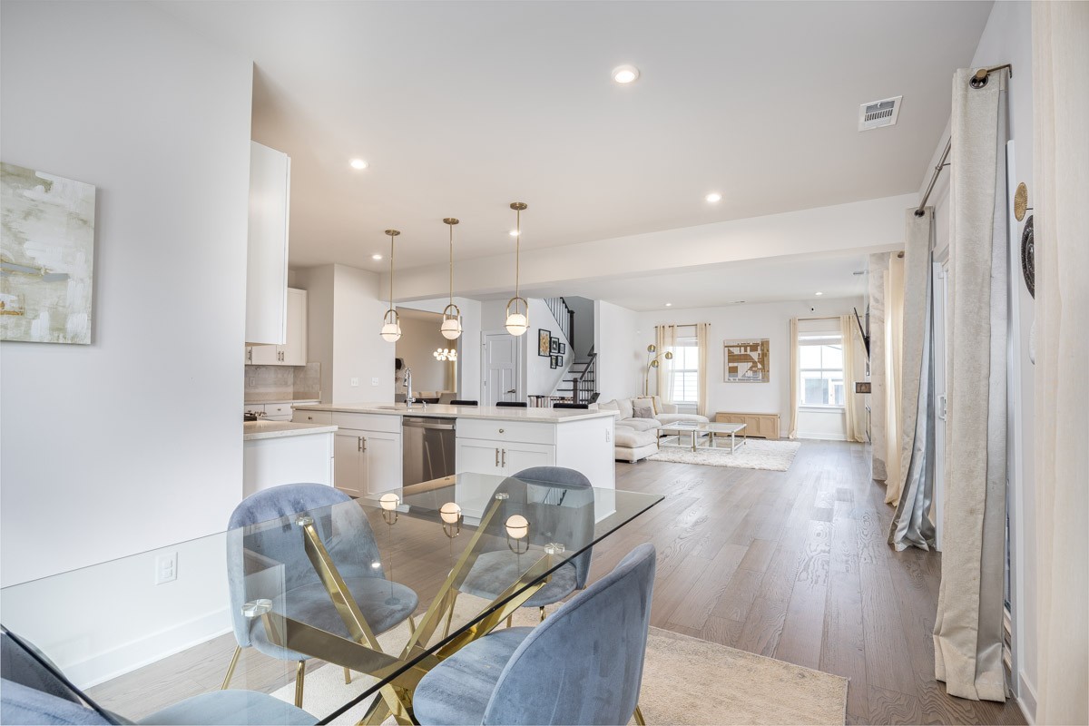 807 Raintree Dr