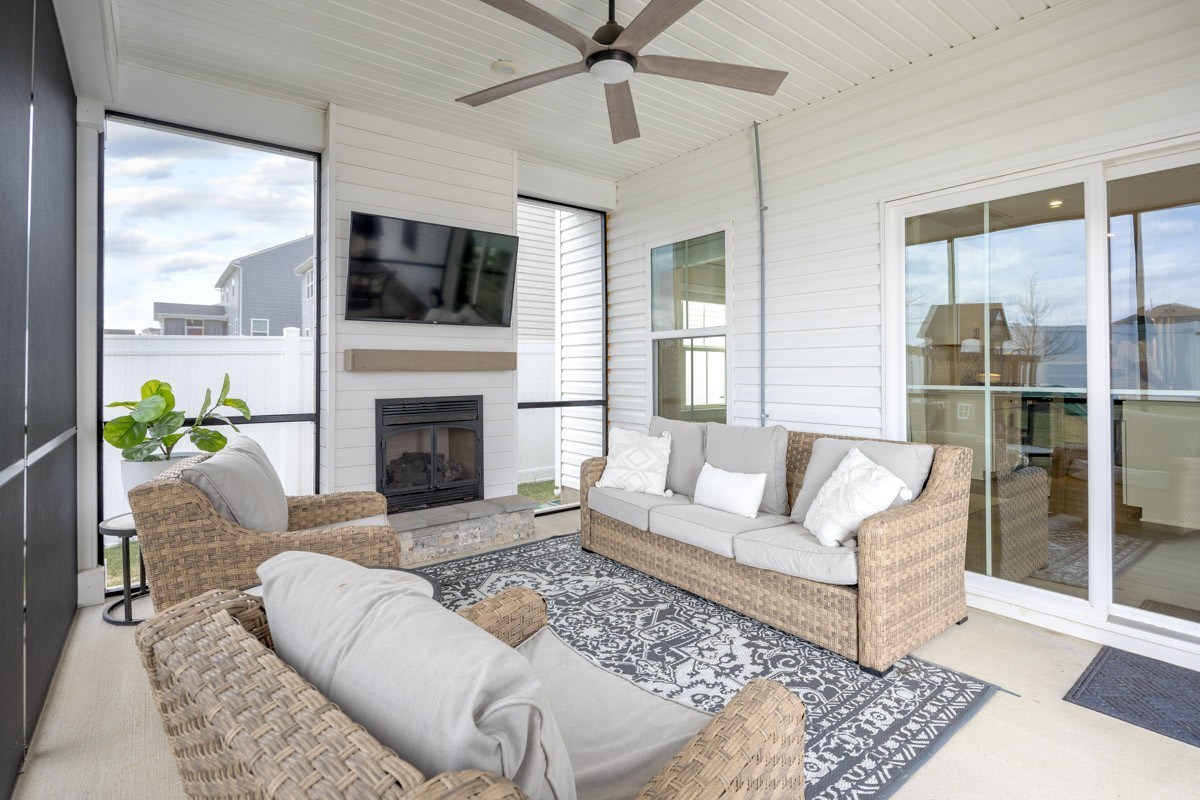 807 Raintree Dr