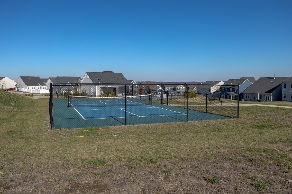 807 Raintree Dr