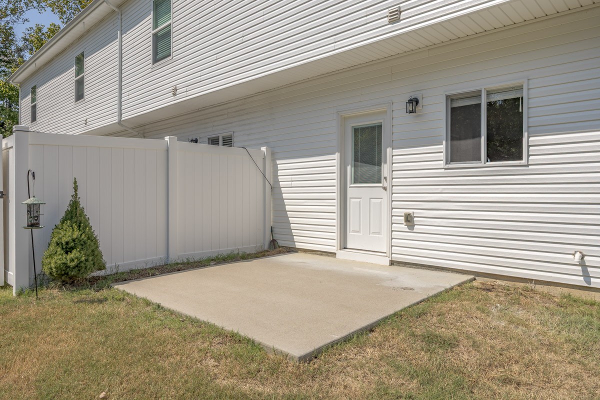 326 Kristen Ct