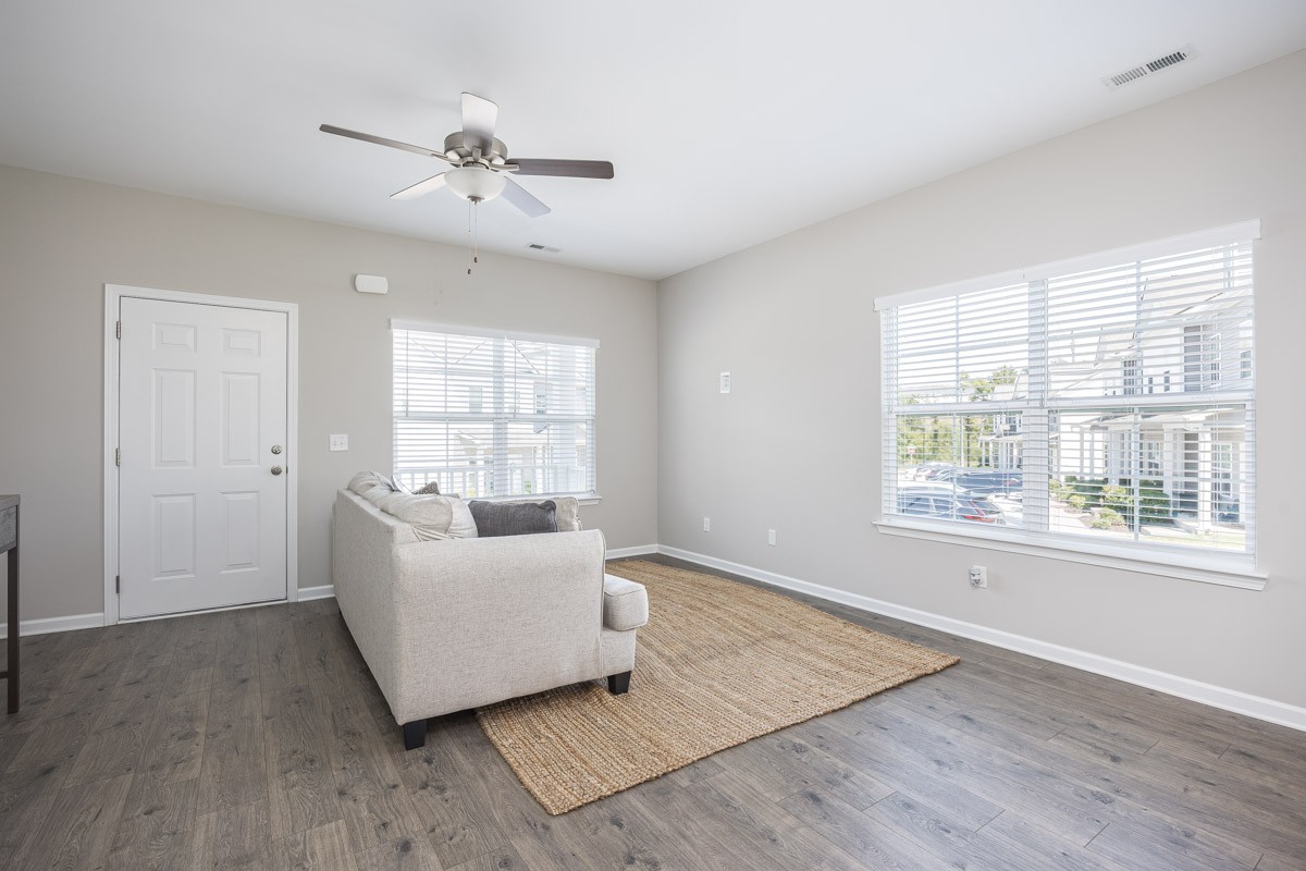326 Kristen Ct