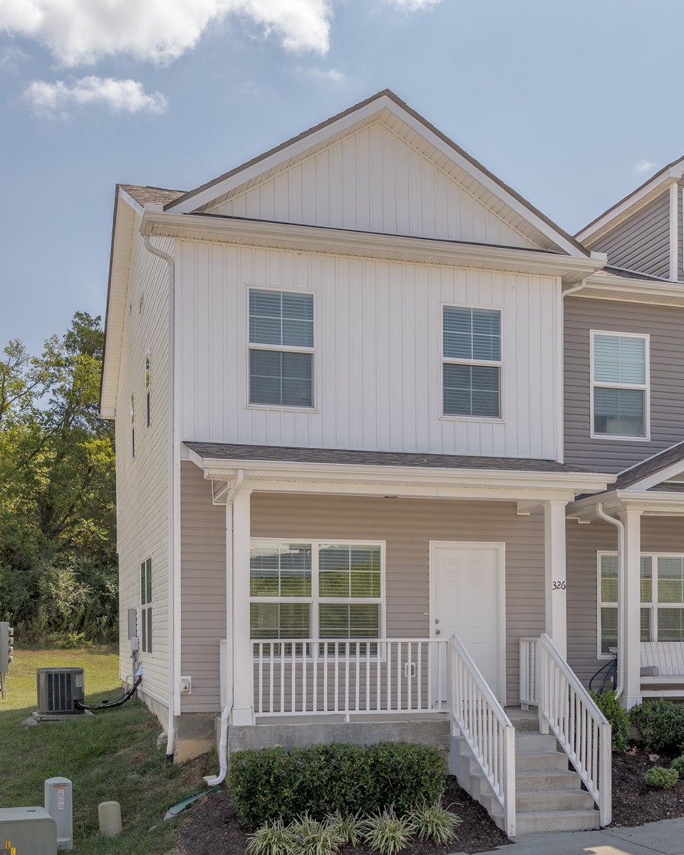 326 Kristen Ct