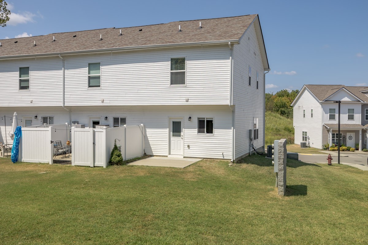 326 Kristen Ct