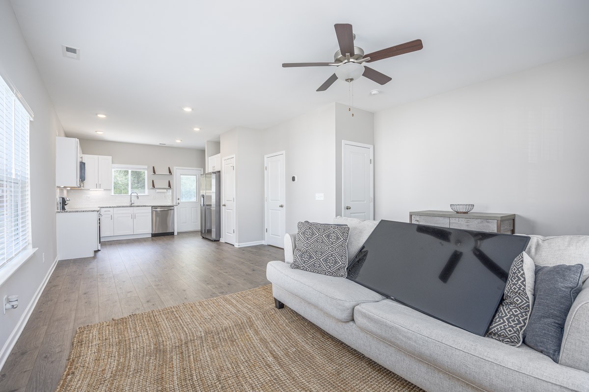 326 Kristen Ct
