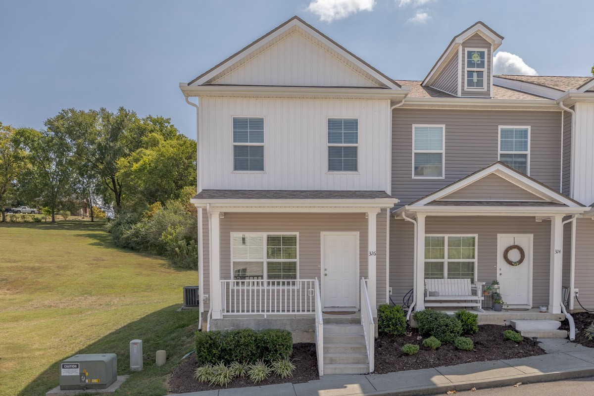 326 Kristen Ct