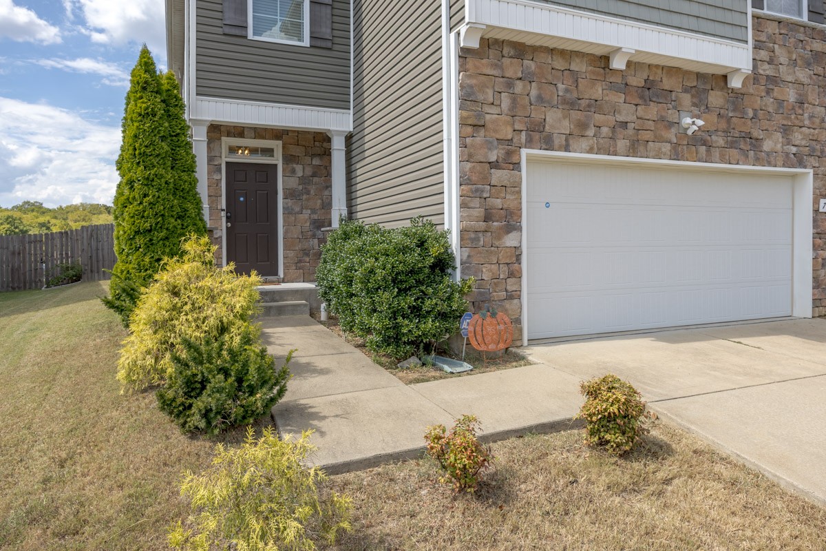 717 Prominence Rd
