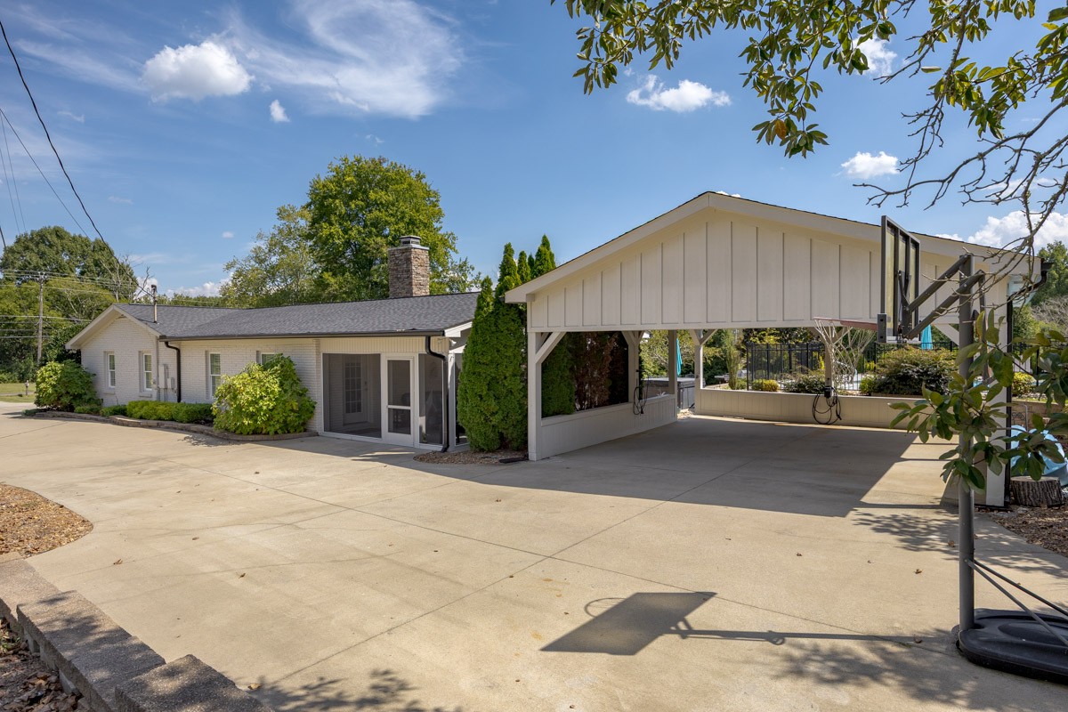 5019 Wilson Pike