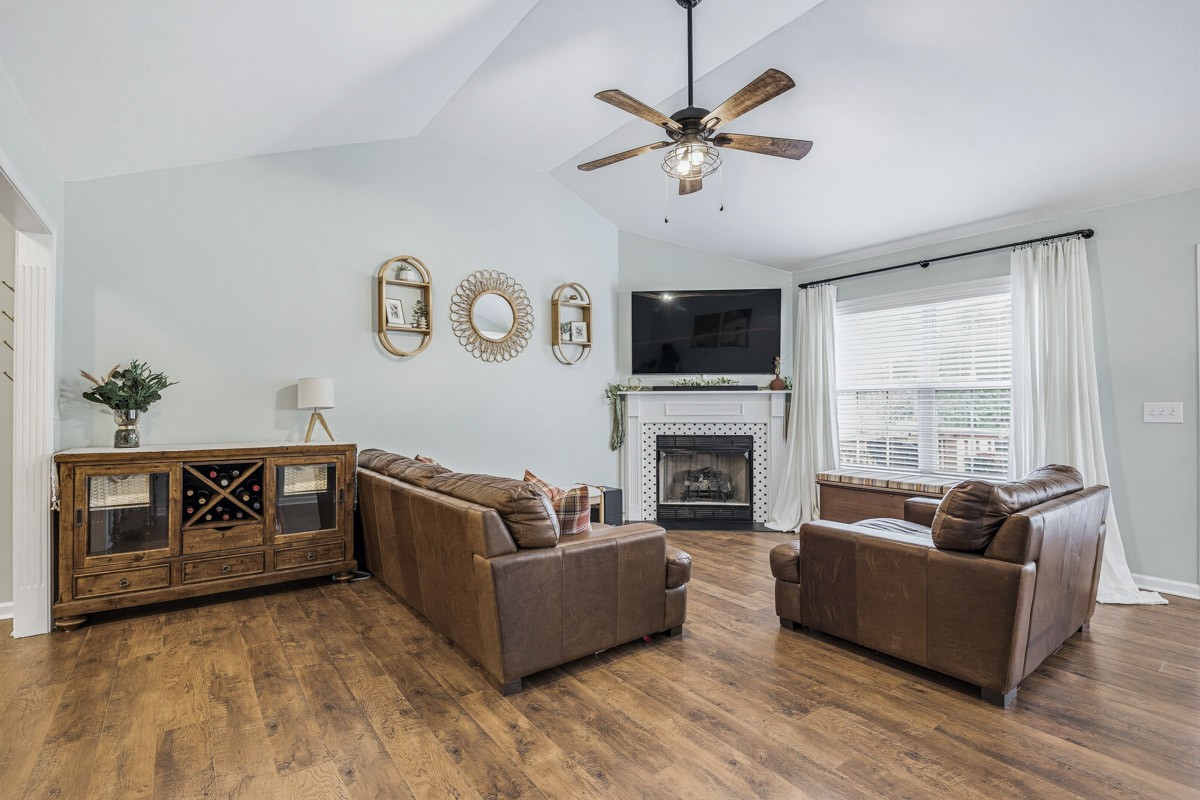 2623 Danbury Cir
