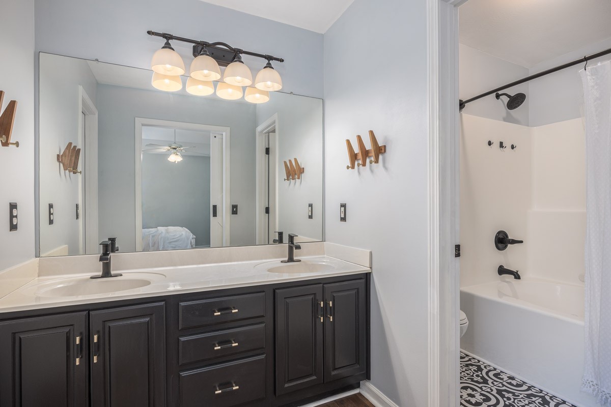 2623 Danbury Cir