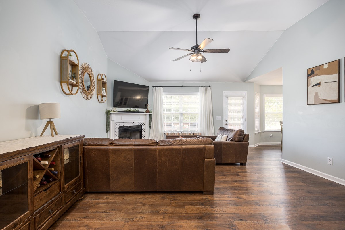 2623 Danbury Cir