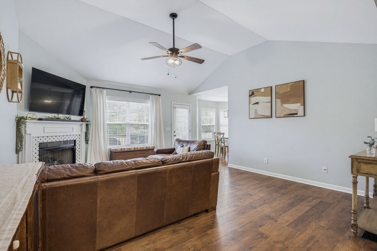 2623 Danbury Cir