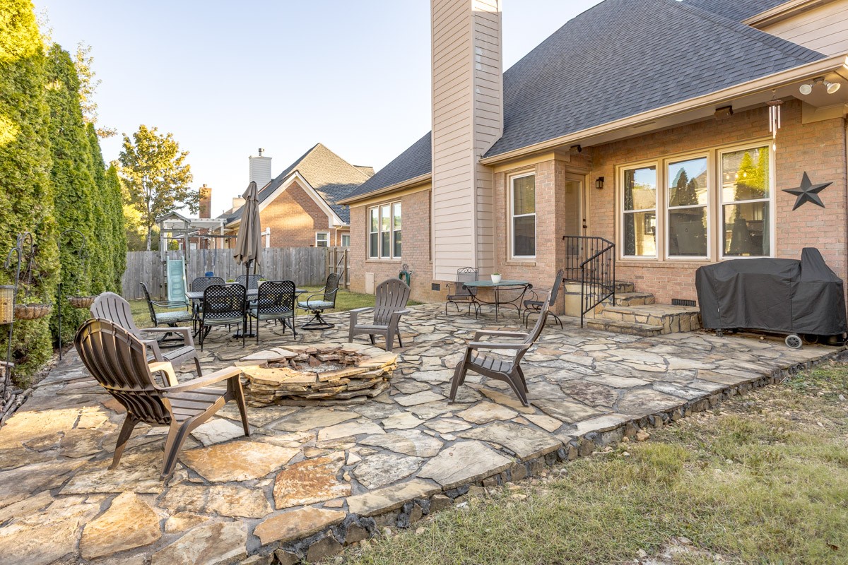 287 Rivermont Cir