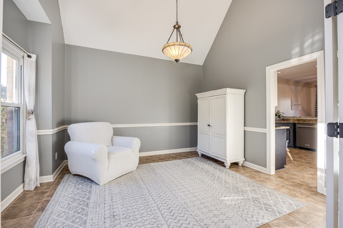287 Rivermont Cir
