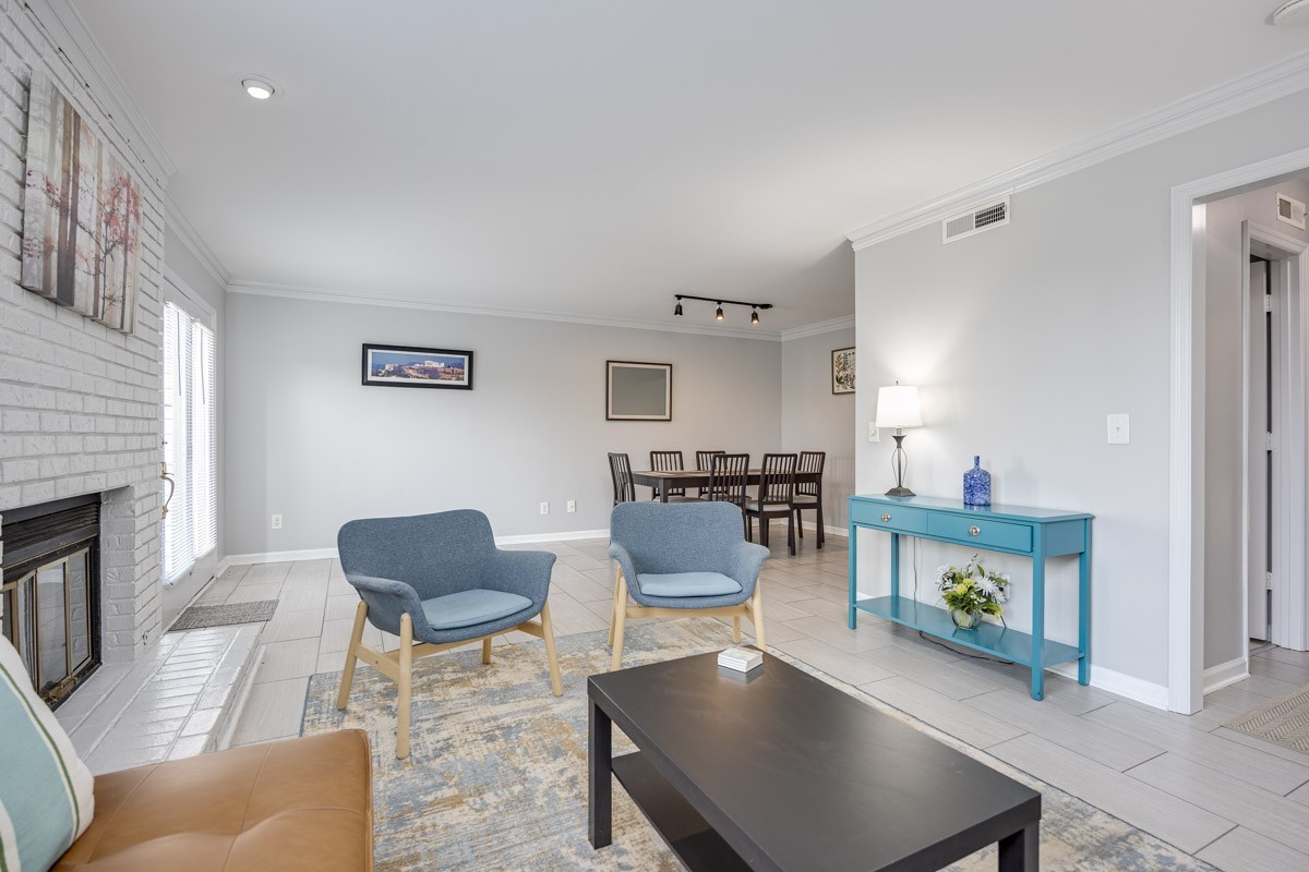 1007 Brentwood Pt
