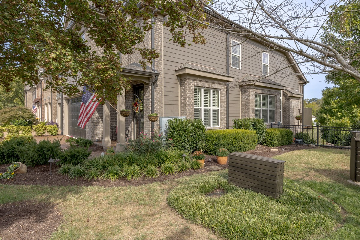 900 Silkwood Cir