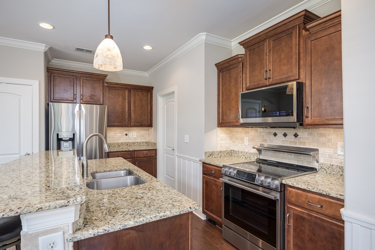 900 Silkwood Cir