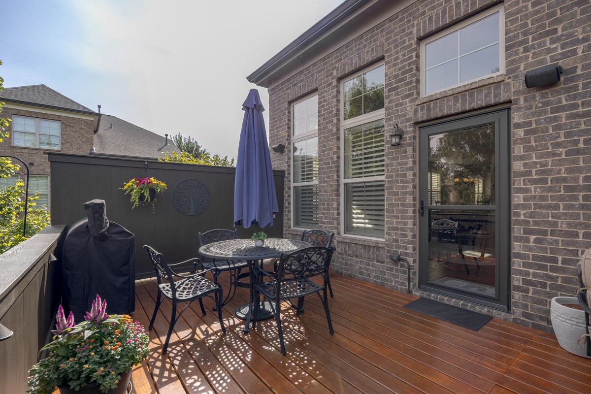 900 Silkwood Cir