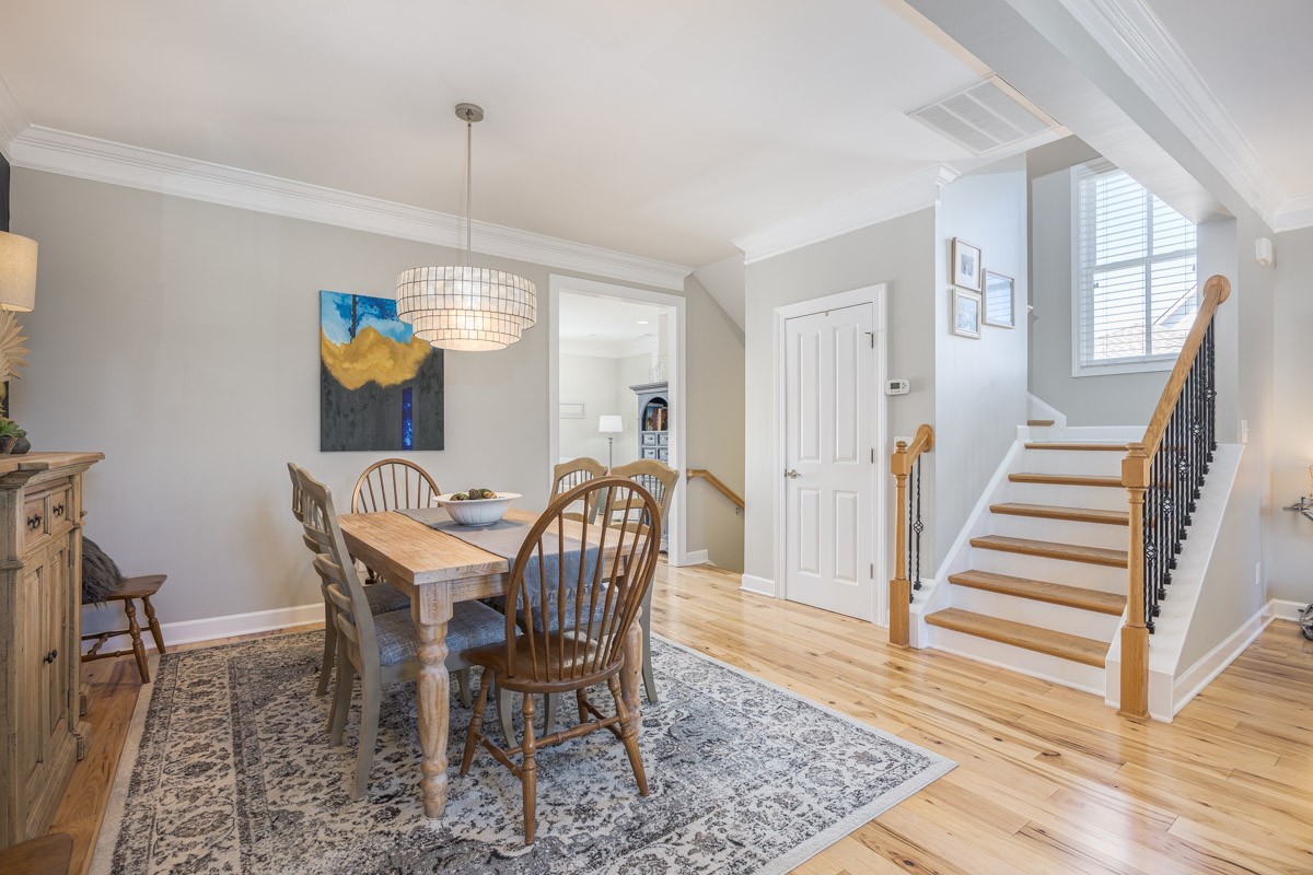 419 Henry Russell St