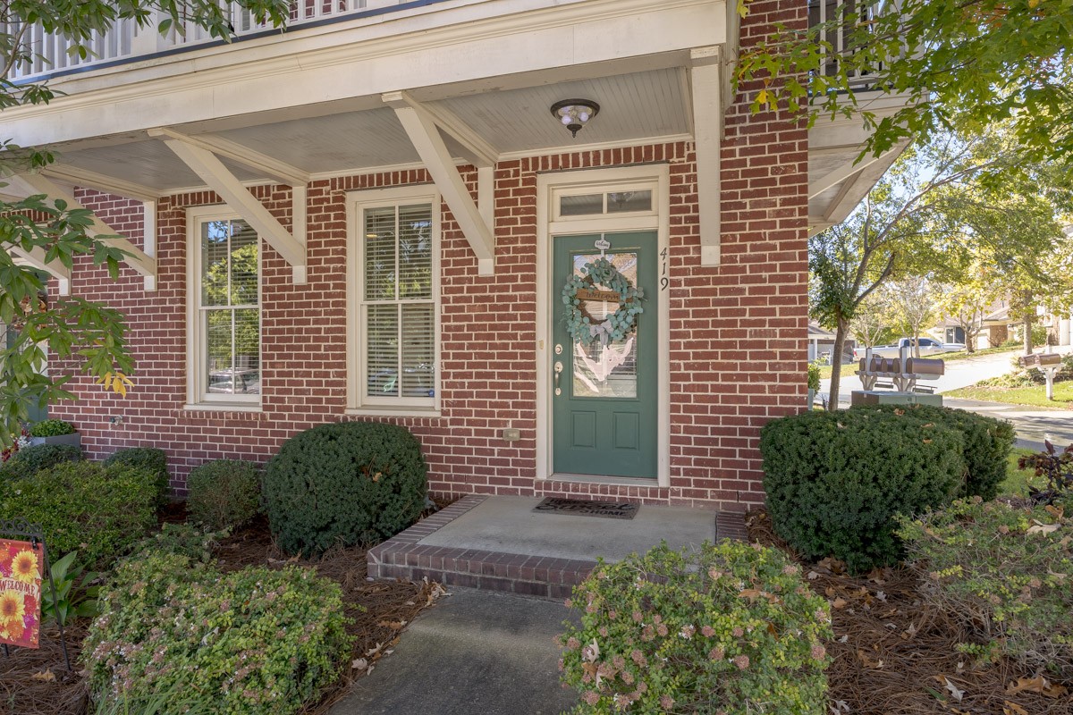 419 Henry Russell St