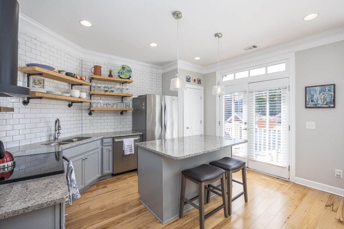 419 Henry Russell St