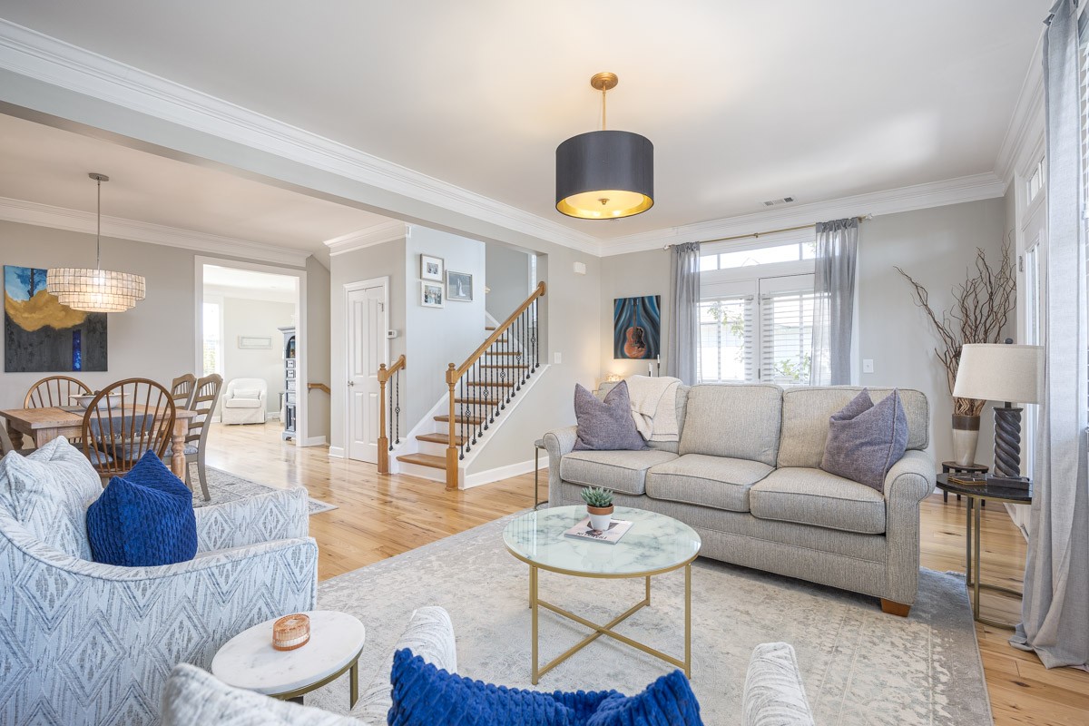 419 Henry Russell St