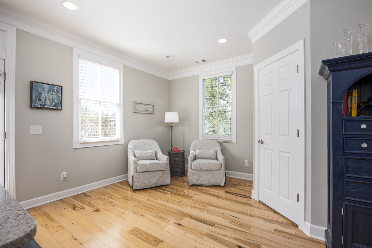419 Henry Russell St