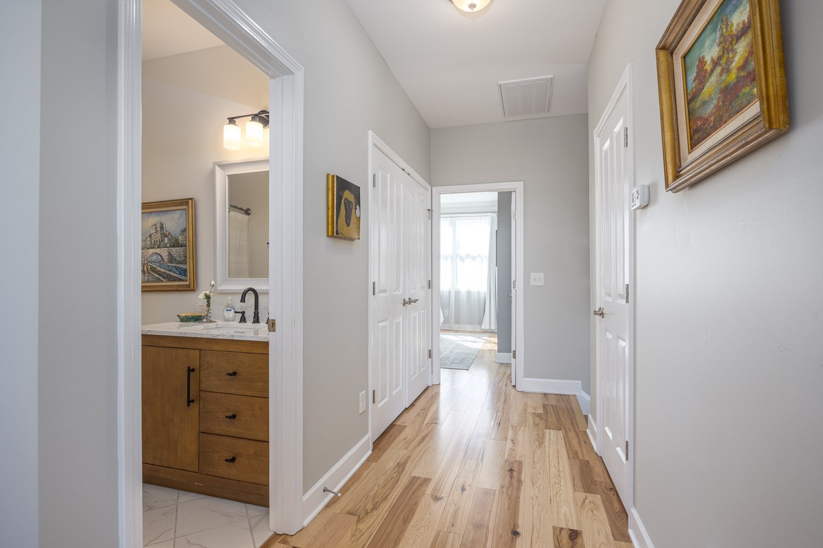 419 Henry Russell St
