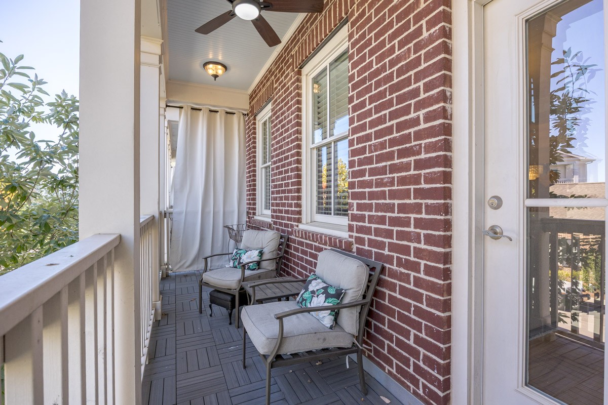 419 Henry Russell St
