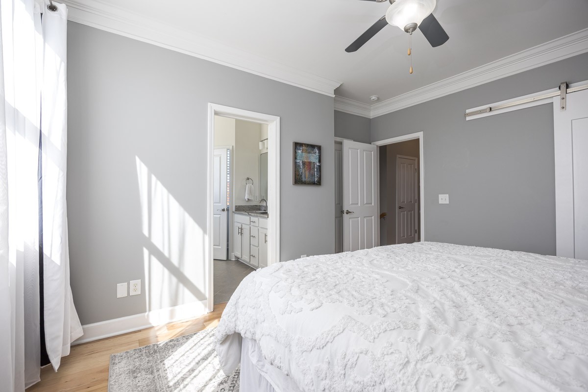 419 Henry Russell St
