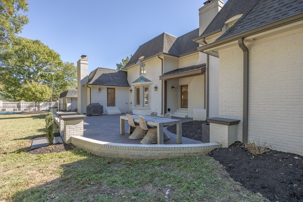 110 Poplar St