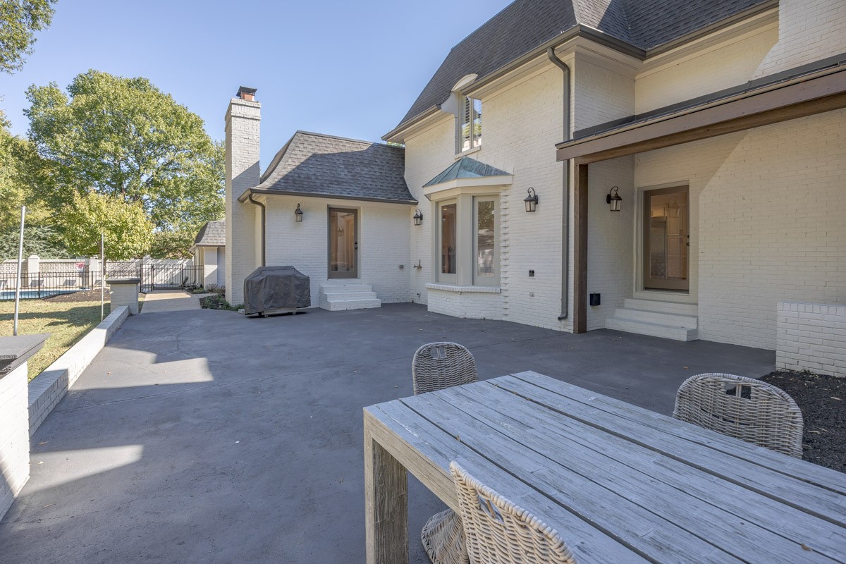110 Poplar St