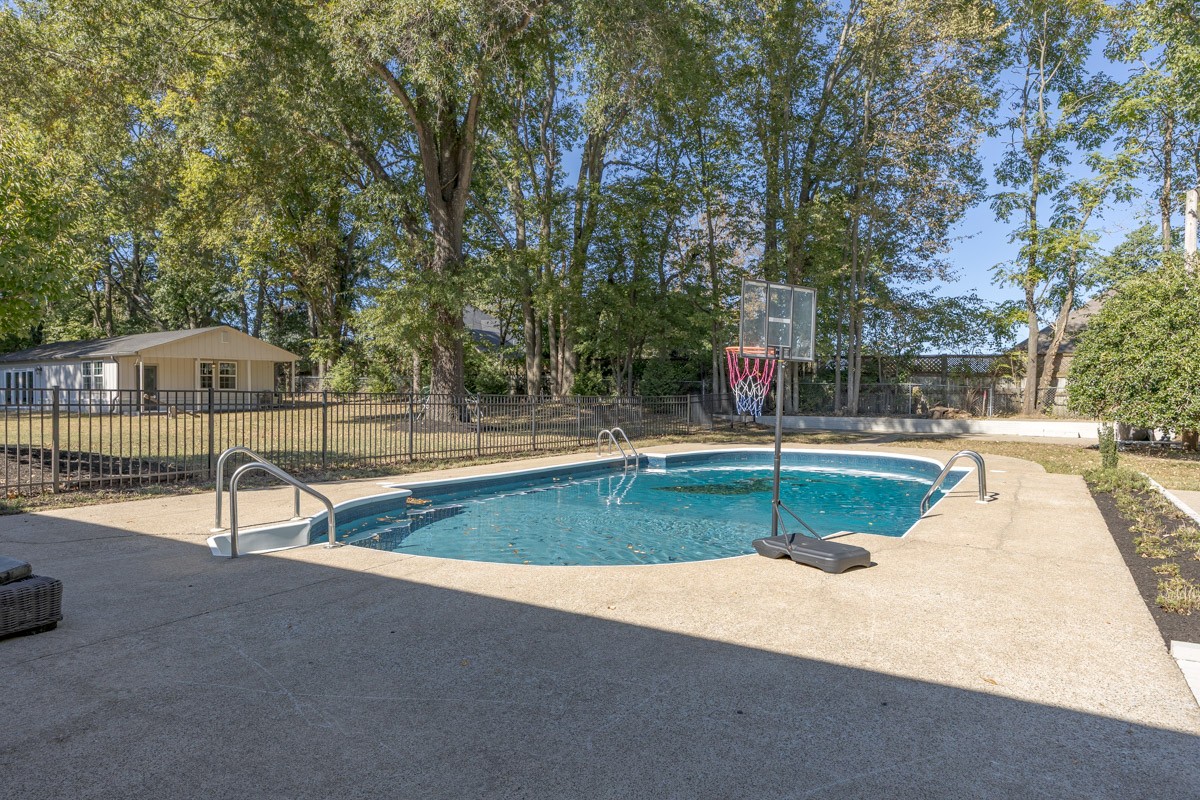 110 Poplar St