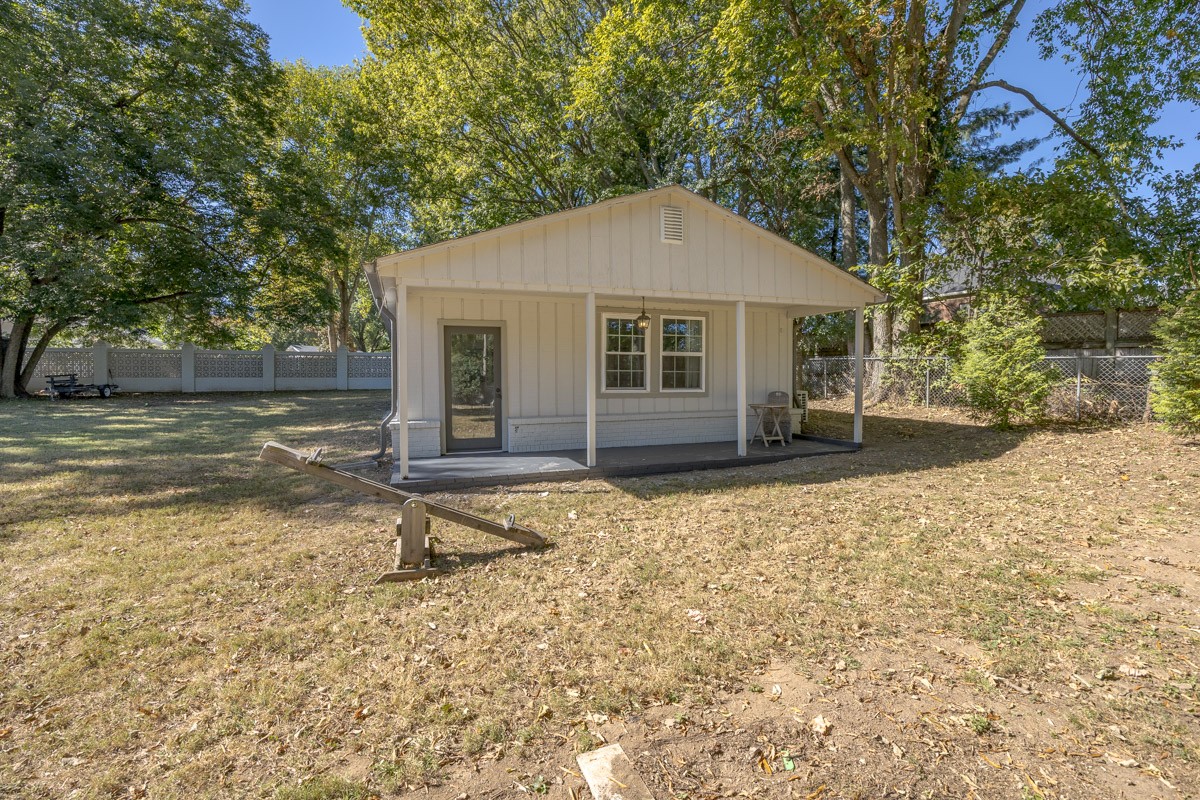 110 Poplar St