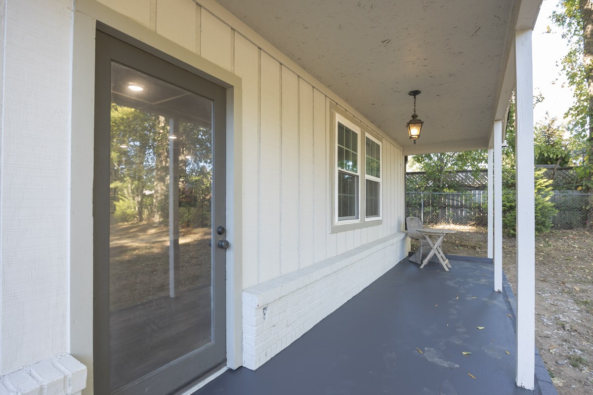 110 Poplar St