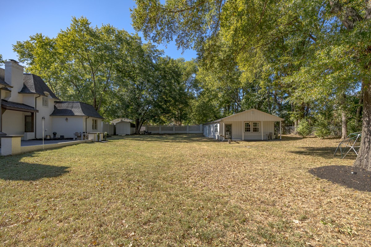 110 Poplar St