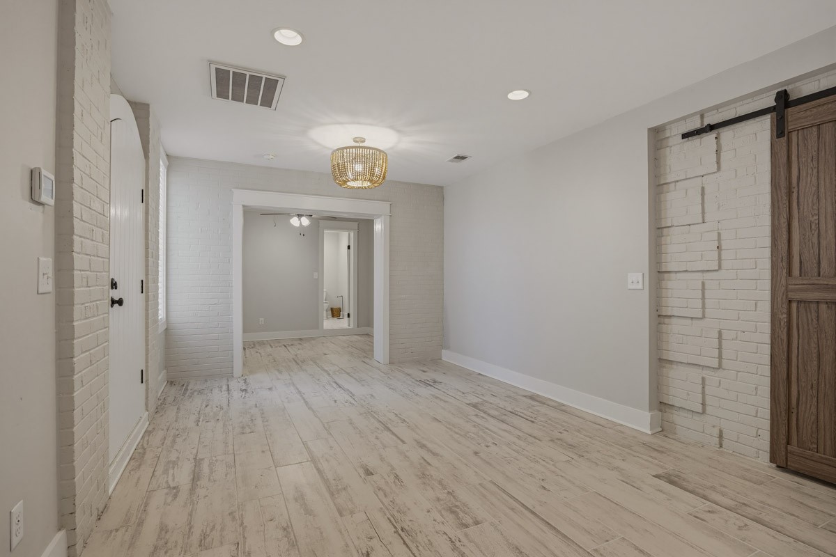 110 Poplar St