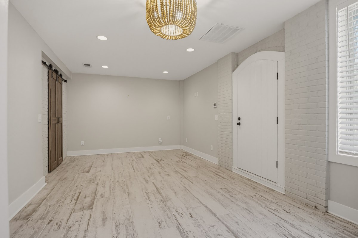 110 Poplar St