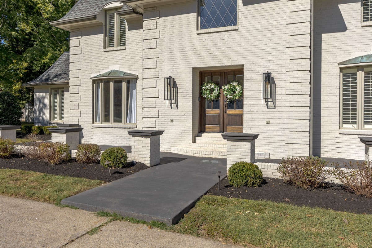 110 Poplar St