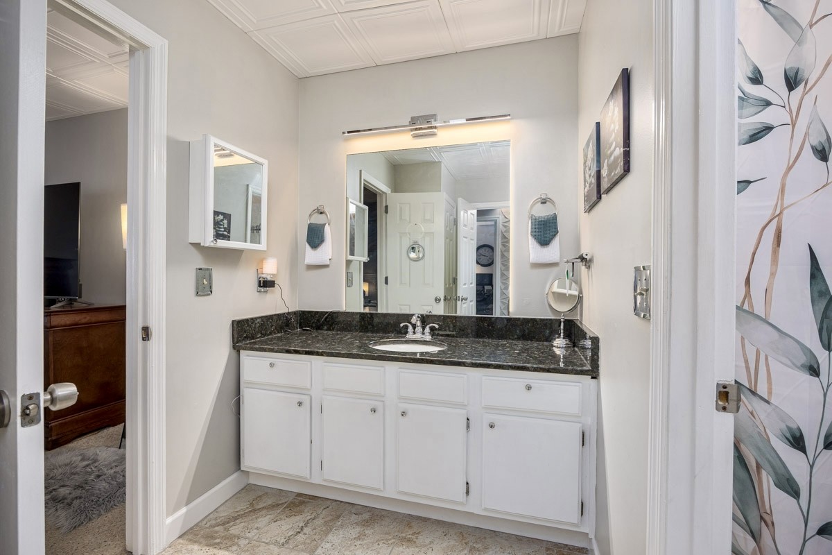 1209 Cabana Cir