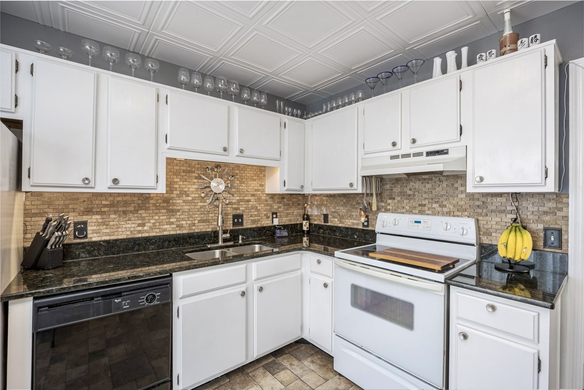 1209 Cabana Cir
