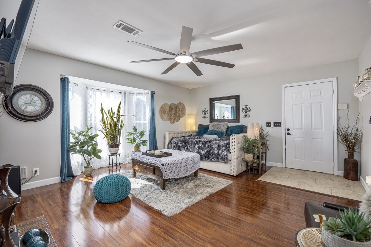 1209 Cabana Cir