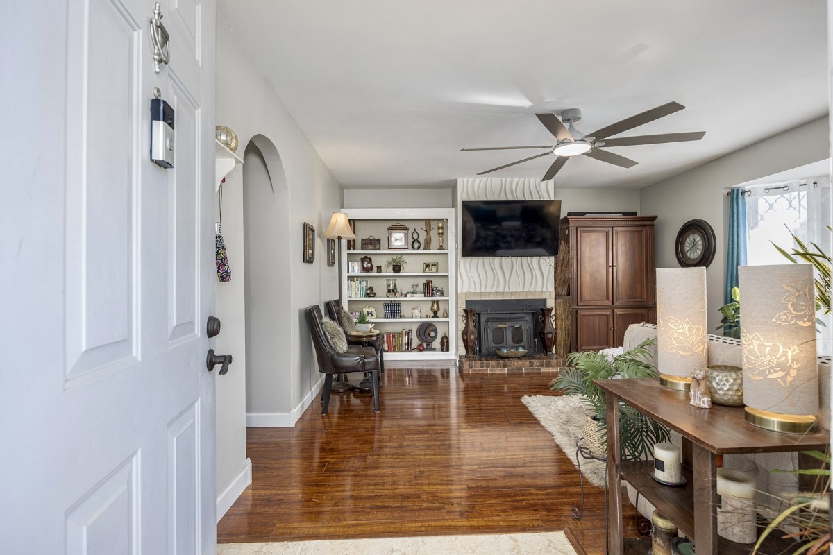 1209 Cabana Cir