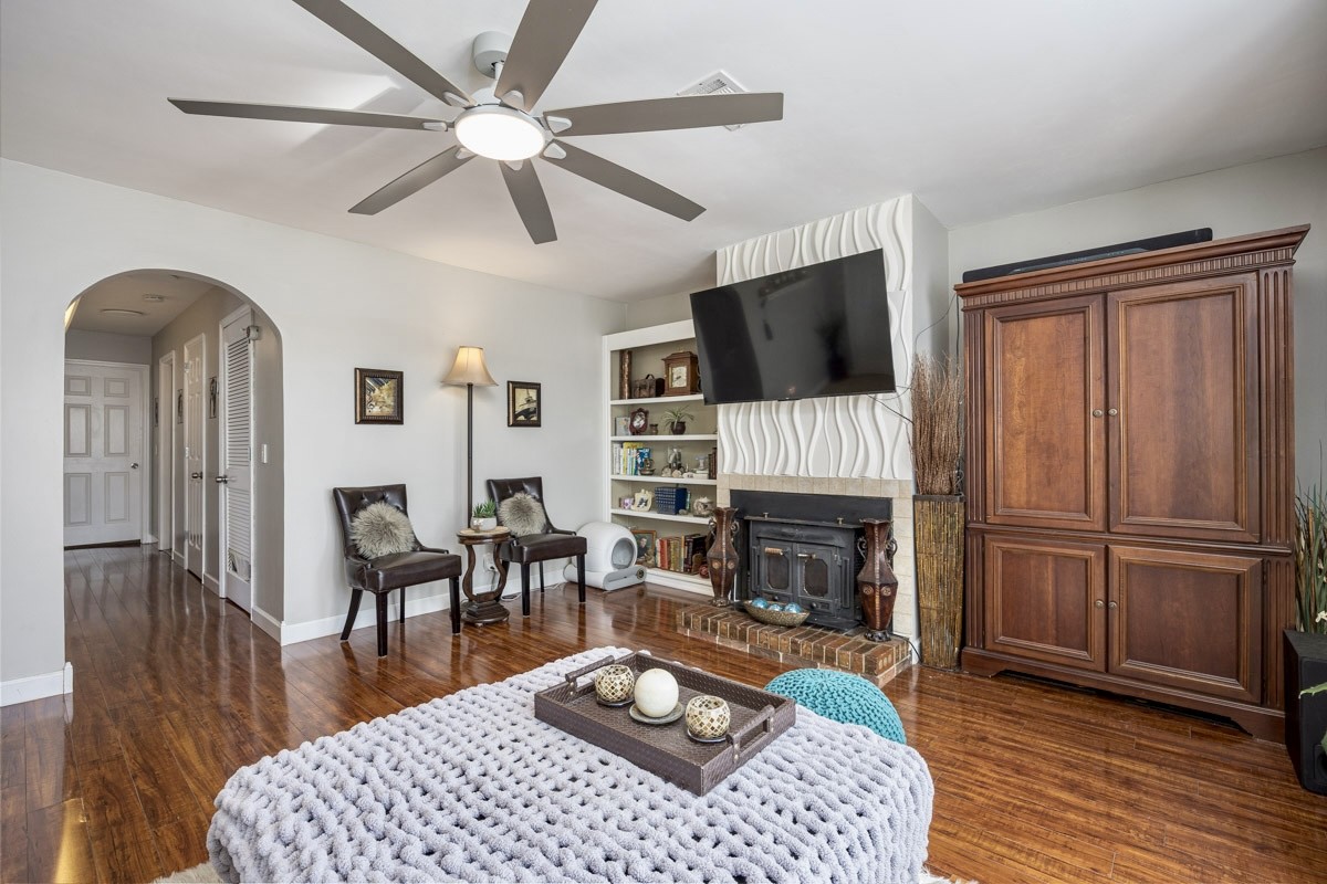 1209 Cabana Cir