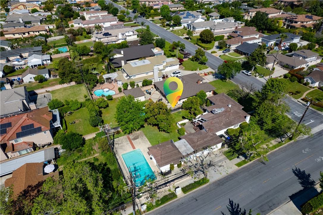 400 W Woodruff Avenue