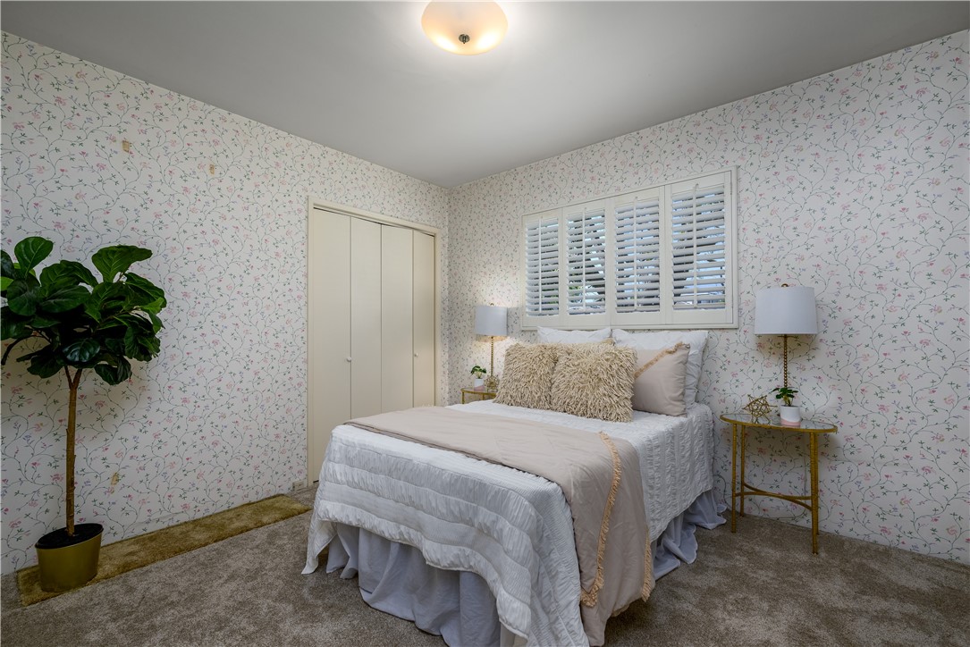 400 W Woodruff Avenue