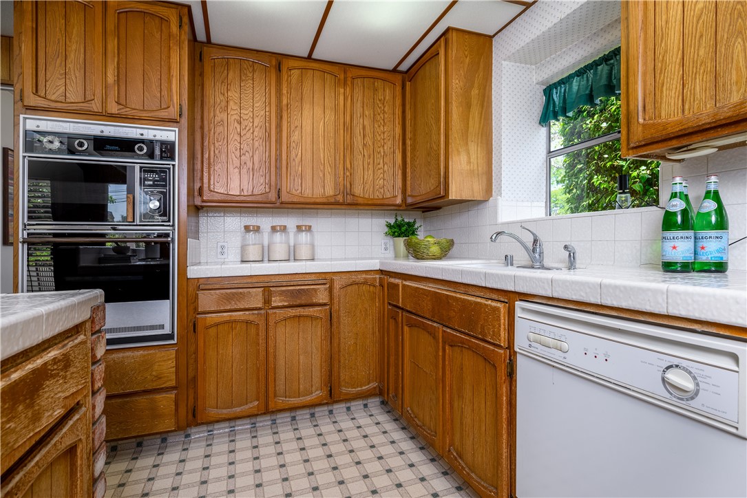 400 W Woodruff Avenue