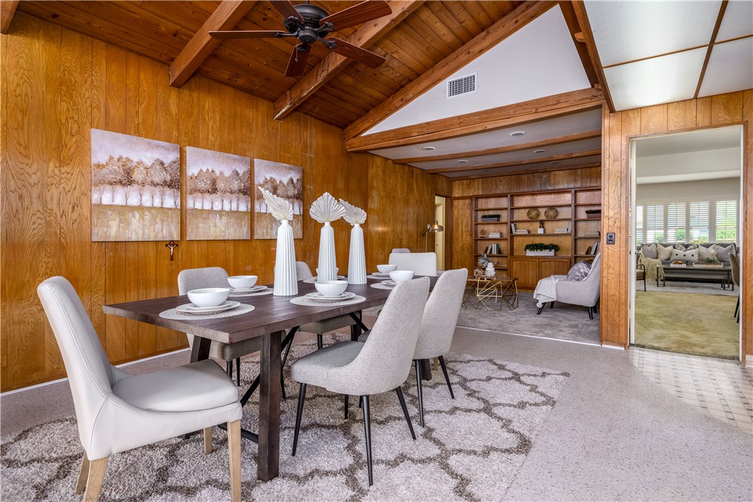 400 W Woodruff Avenue